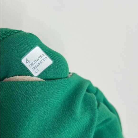 Lululemon NWT Align V-Neck Bra *Light Support, C/D Cup Raceway Green - Picture 7 of 7